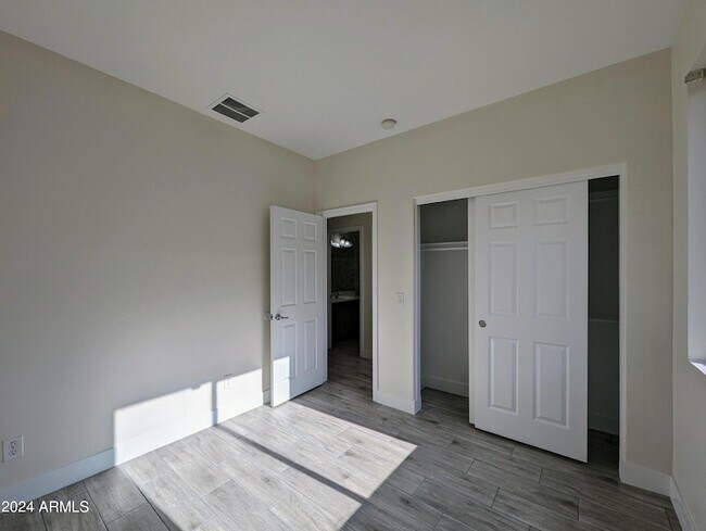 Building Photo - 15432 W Tasha Cir