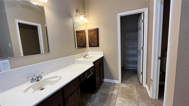 Building Photo - 4621 Tanque Dr