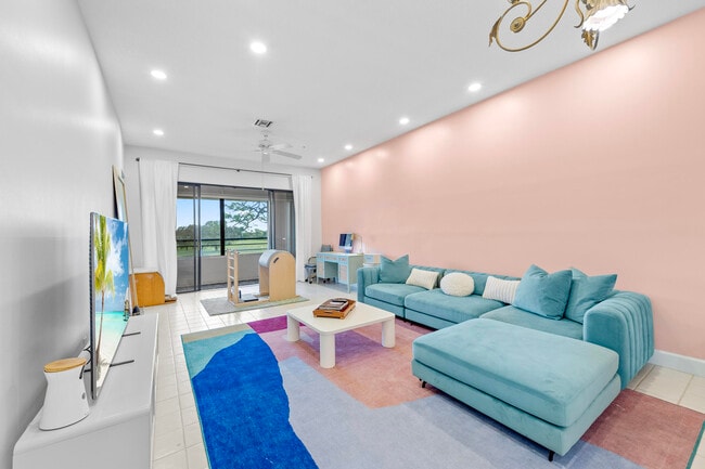 Building Photo - 7460 La Paz Blvd