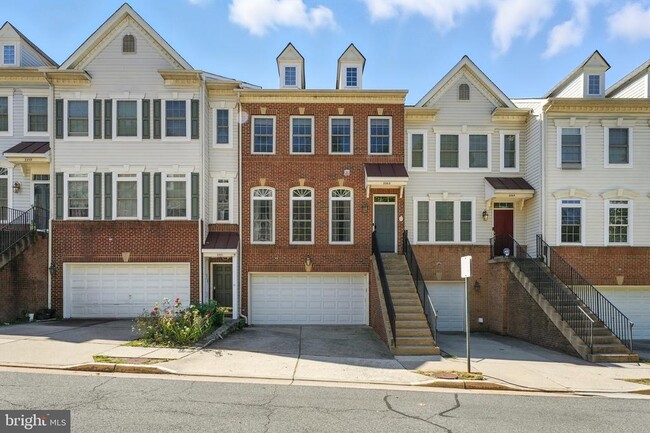 Primary Photo - 3363 Beechcliff Dr