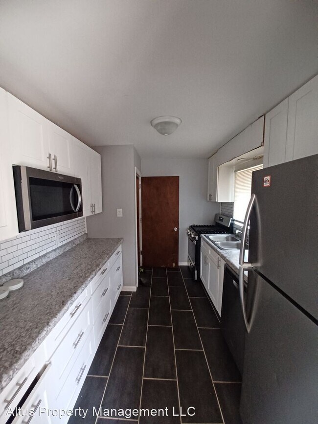 Building Photo - 3 br, 1 bath House - 1011 Wentworth Ave