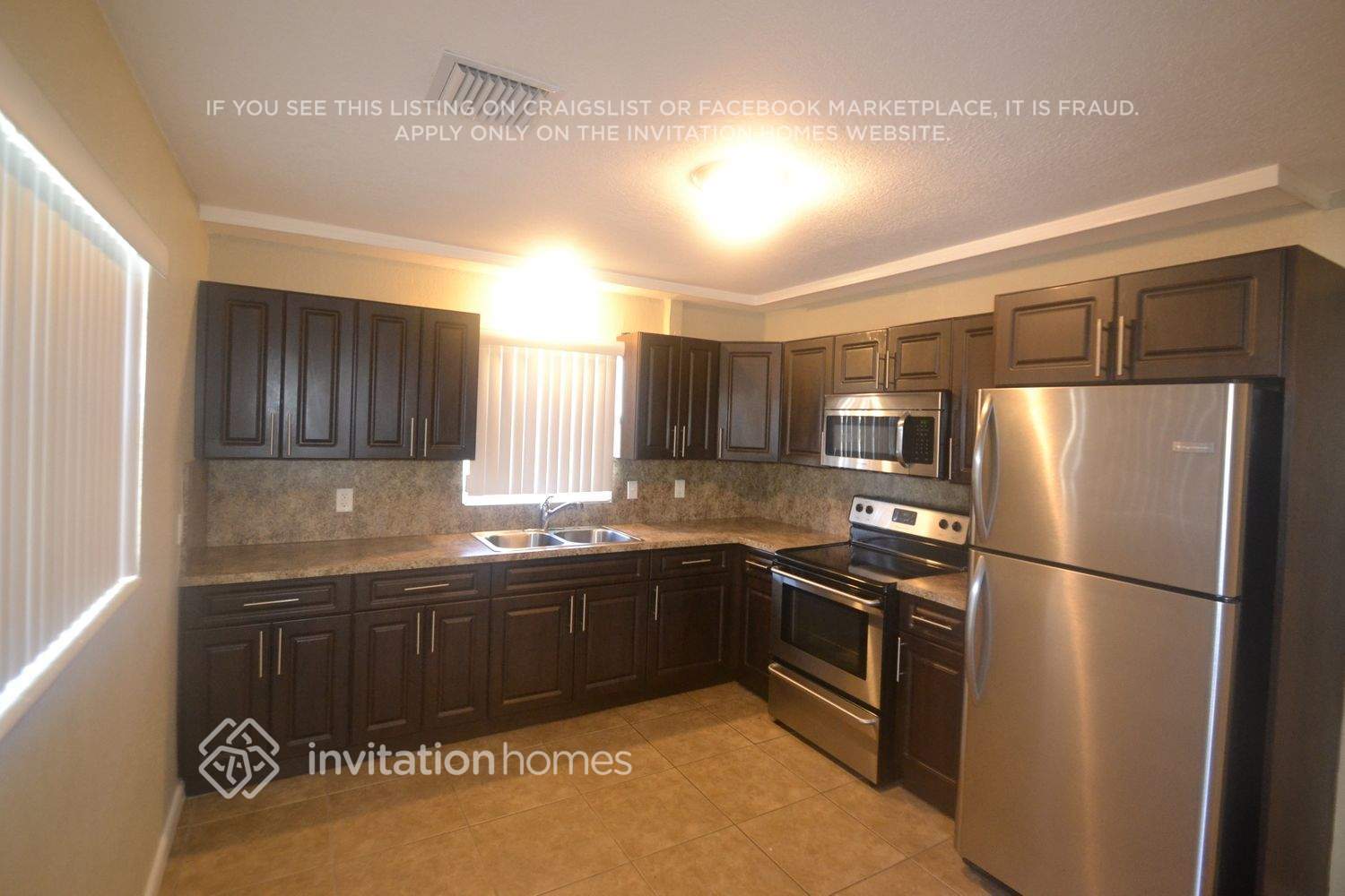 Building Photo - 2464 SW 8th St