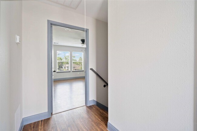 Building Photo - 4506 Mayflower St