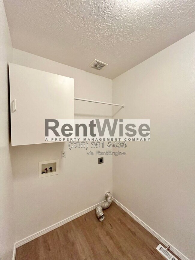 Building Photo - 14232 Carolina St