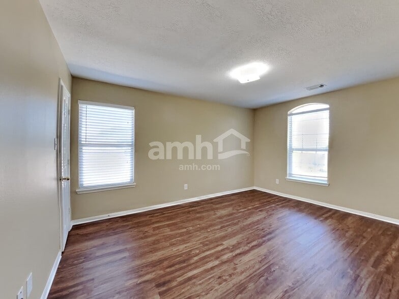 Building Photo - 9419 Stoneridge Canyon Ln