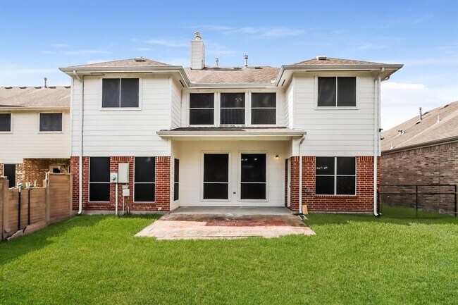 Building Photo - 2540 Pelican Dr