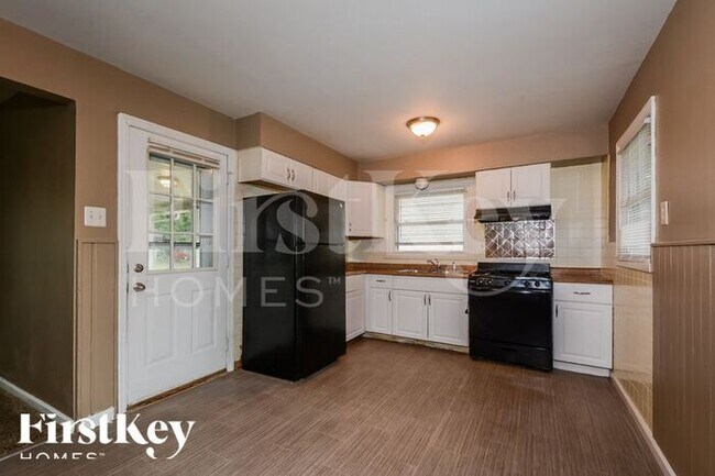 Building Photo - 2555 Patterson Rd