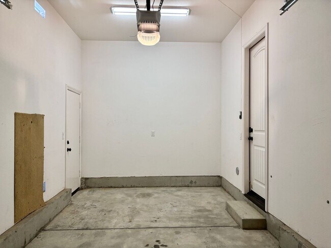 Building Photo - Boat Dock Home | Gated Community | Oxnard ...