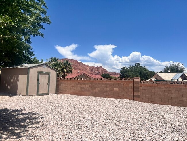 Building Photo - 119 E 710 S Cir