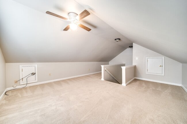 Building Photo - 133 Cloverfield Ct