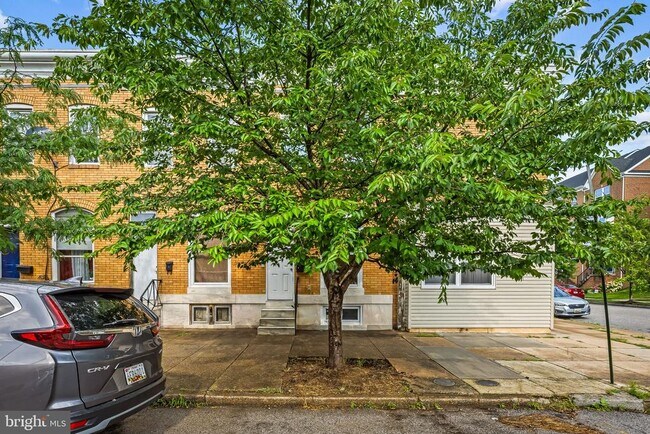 Building Photo - 645 S Lehigh St