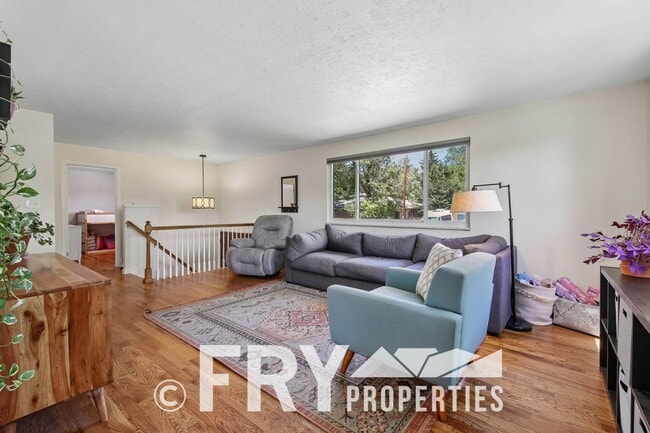 Building Photo - 6459 Brentwood St
