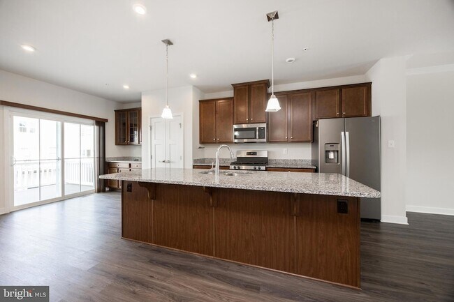 Building Photo - 430 Paperbark Sq