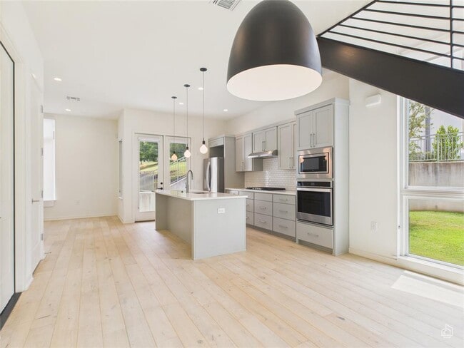 Building Photo - 3306 Cantwell Ln