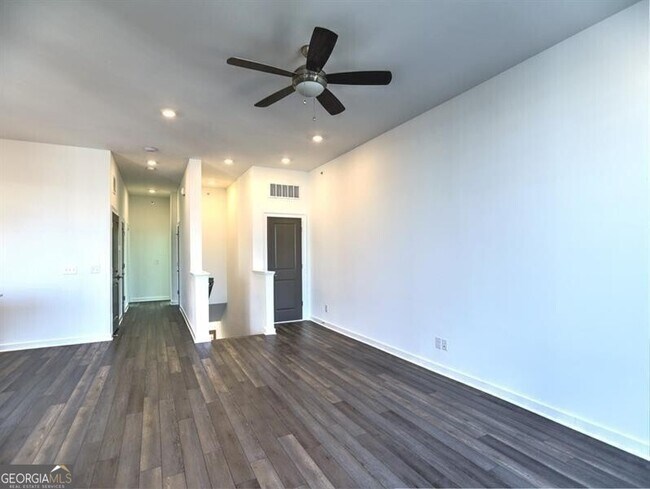 Building Photo - 155 Devore Rd