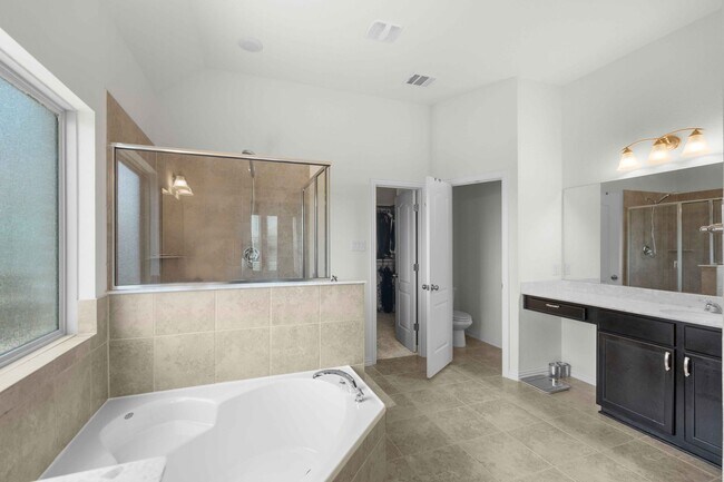 Building Photo - Welcome to your slice of paradise in Round...