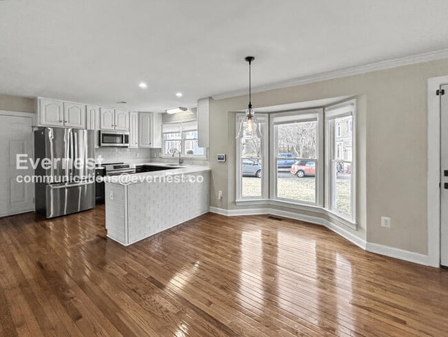 Building Photo - 10401 Bristol Ct