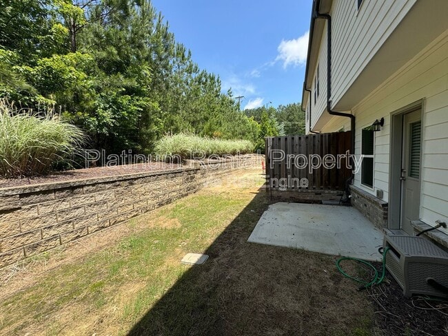 Building Photo - 1005 Ramon Dr
