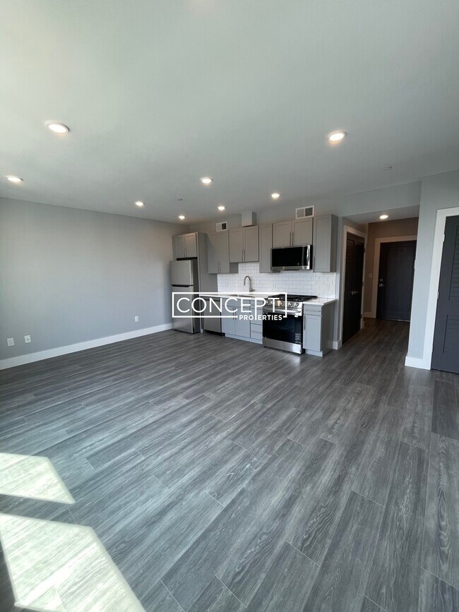 Building Photo - 365 Western Ave