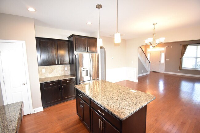 Building Photo - 4 Bedrooms and 2.5 Bath in Patriot Park Vi...