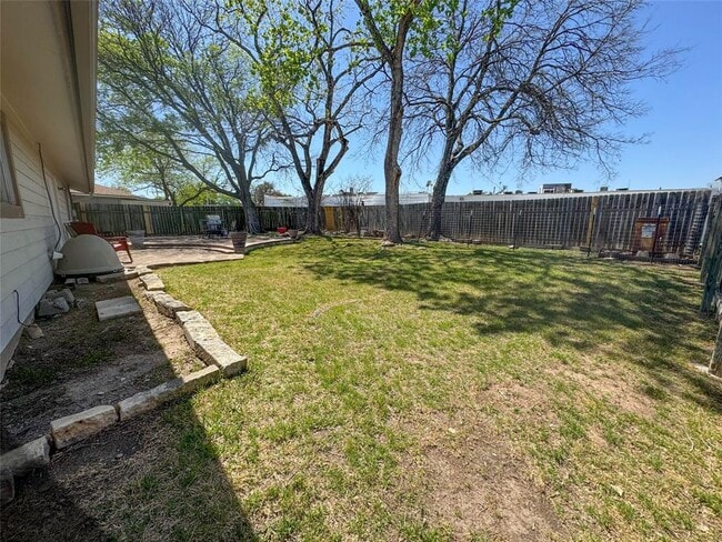 Building Photo - 8602 Colonial Dr