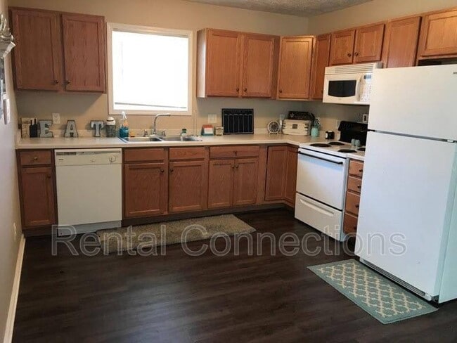 Building Photo - 103 N Bentley St