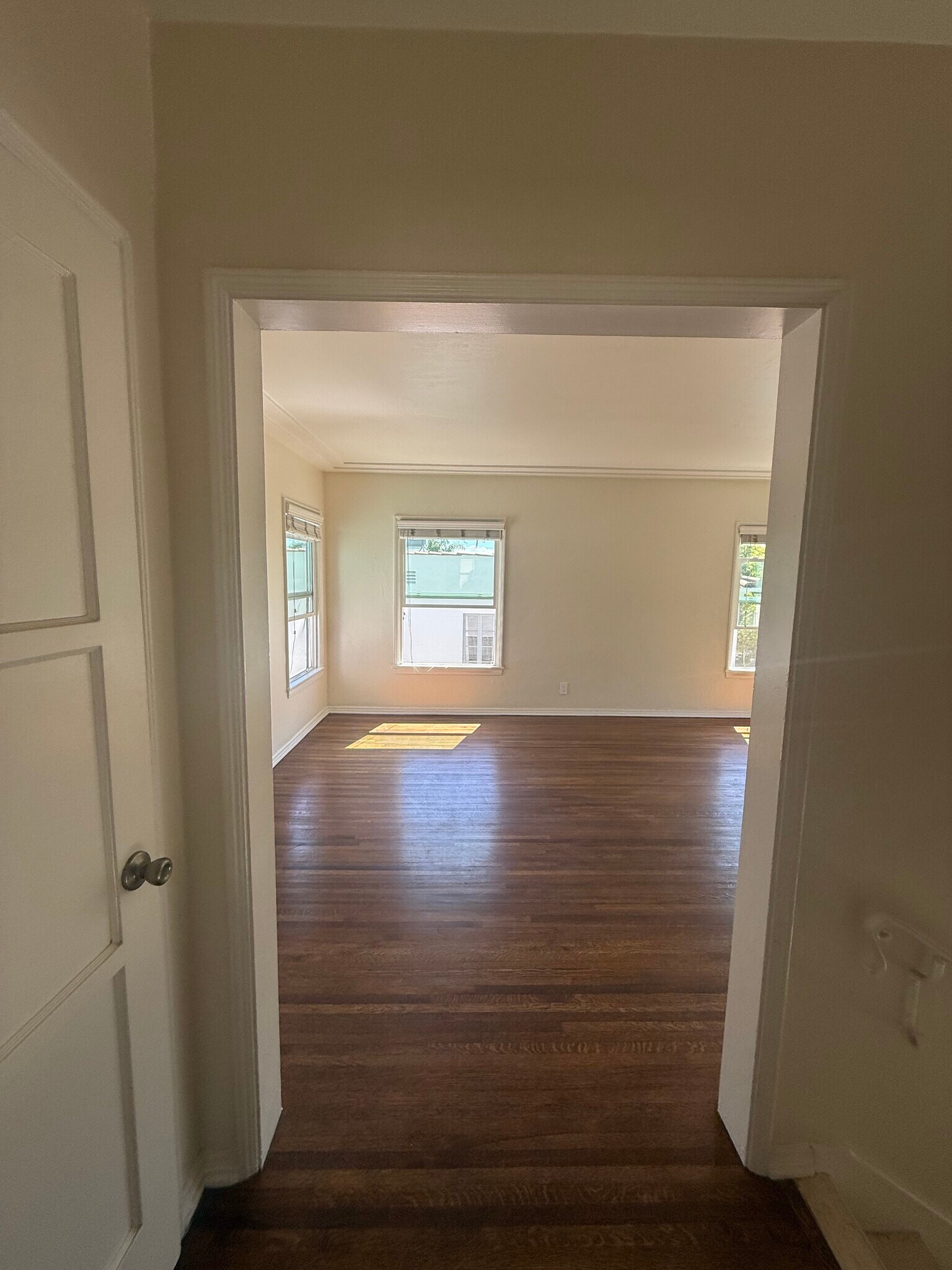 Entry - 1332 S Cloverdale Ave