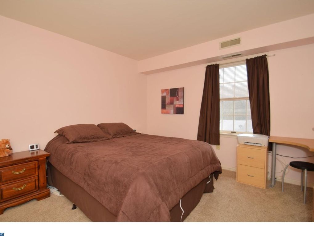 Building Photo - 620 Manatawny St