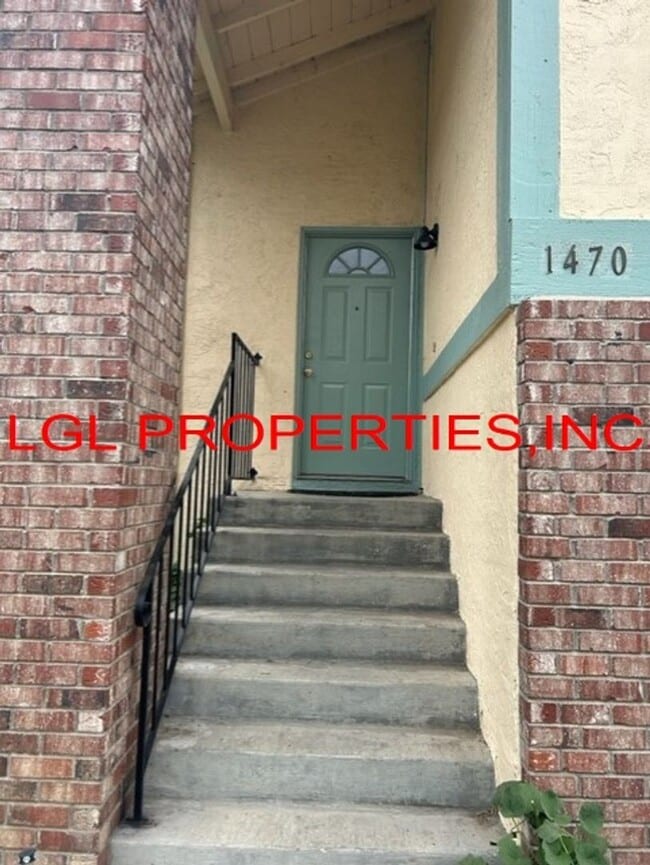 Building Photo - 1470 Pebblewood Dr