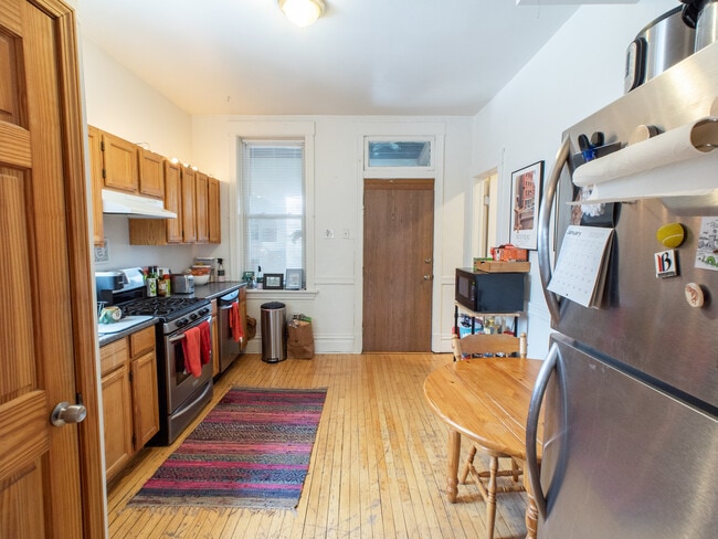 Building Photo - 1138 N Winchester Ave