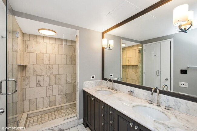 Building Photo - 161 E Chicago Ave