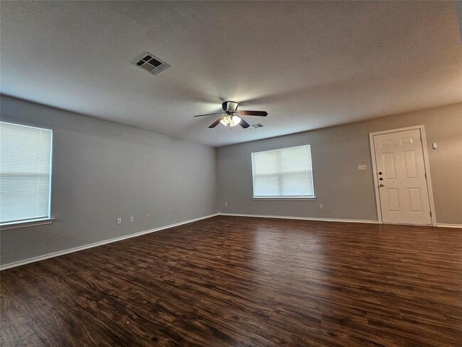 Building Photo - 149 Buttercup Way