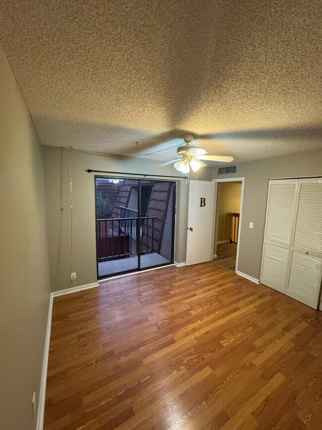 Building Photo - 1458 N Lawnwood Cir