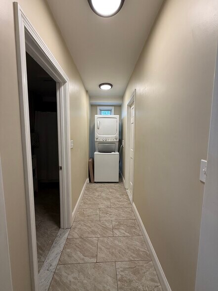 Building Photo - 5 Henshaw St