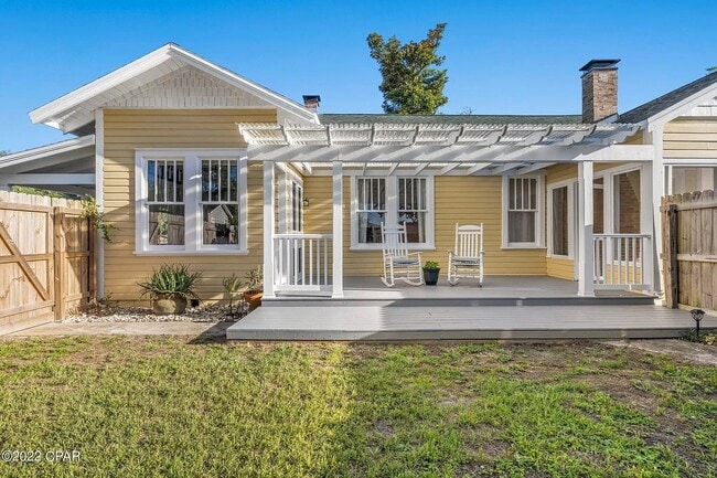 Building Photo - 418 Massalina Dr