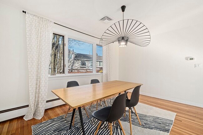 Building Photo - 66 Roosevelt Rd