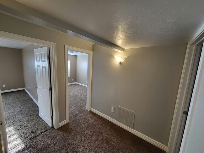 Building Photo - 1281 Fox Trot Cir