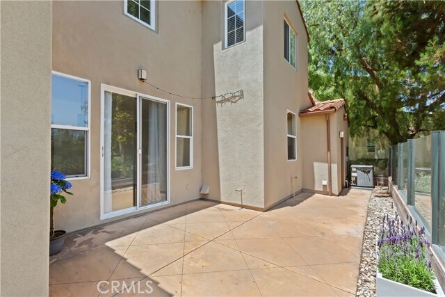 Building Photo - 57 Alevera St