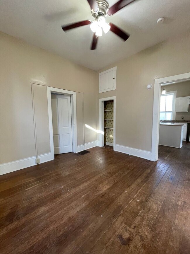 Building Photo - 1113 Constitution St