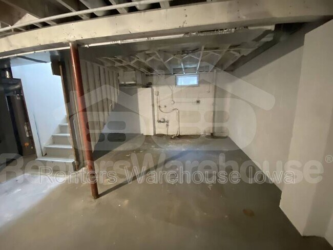 Building Photo - 507 9th St SE