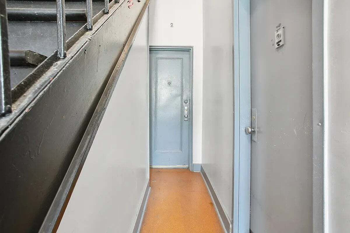 Building Photo - 258 Halsey St