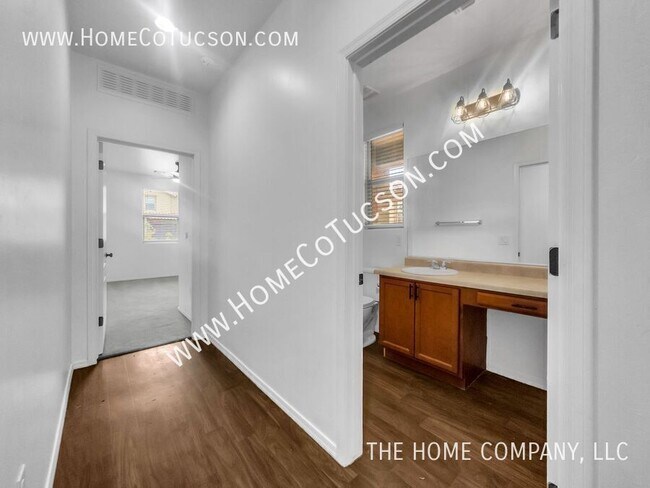 Building Photo - 6876 S Benedetti Ct