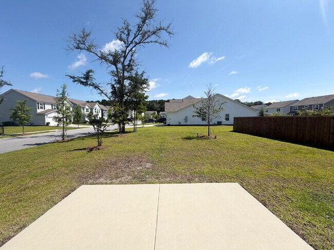 Building Photo - Move In Ready Home in Malind Bluff!