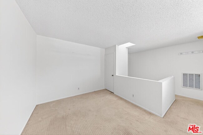 Building Photo - 1118 Valencia St