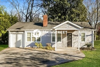 Building Photo - 3 Bedroom Pet-Friendly Home in NASHVILLE, ...