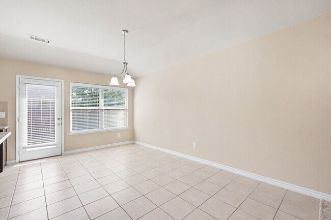 Building Photo - 1412 Villa Paloma Blvd
