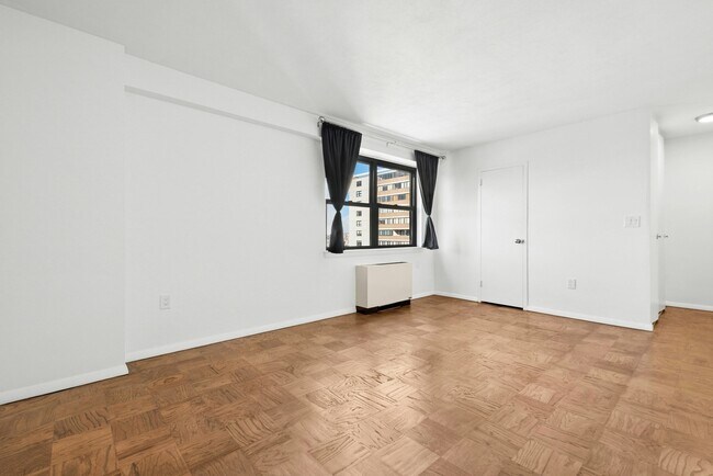 Building Photo - 8 Whittier Pl