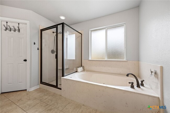 Building Photo - 1704 Dawson Spur