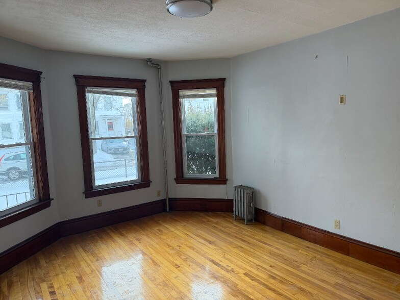 Building Photo - 91 May St