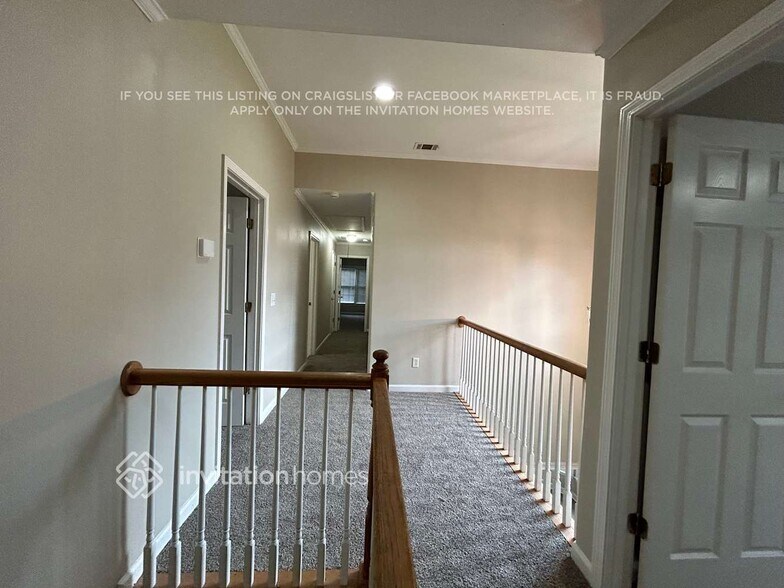 Building Photo - 4399 Beacon Hill Dr SW